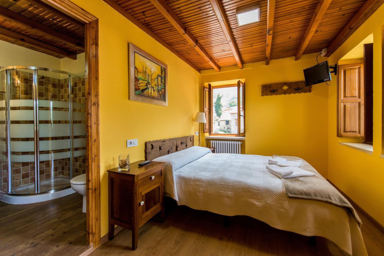 Hostal Pena Santa Soto  ภายนอก รูปภาพ