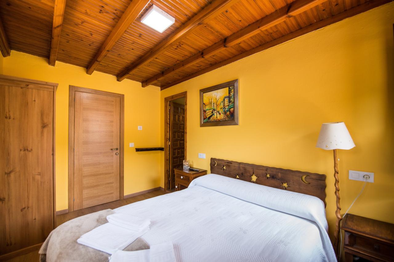 Hostal Pena Santa Soto  ภายนอก รูปภาพ