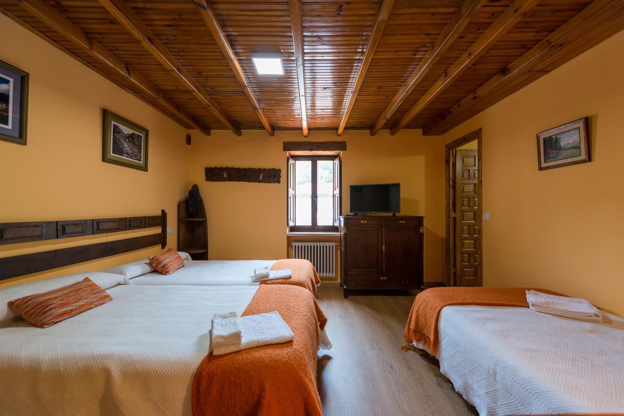 Hostal Pena Santa Soto  ภายนอก รูปภาพ