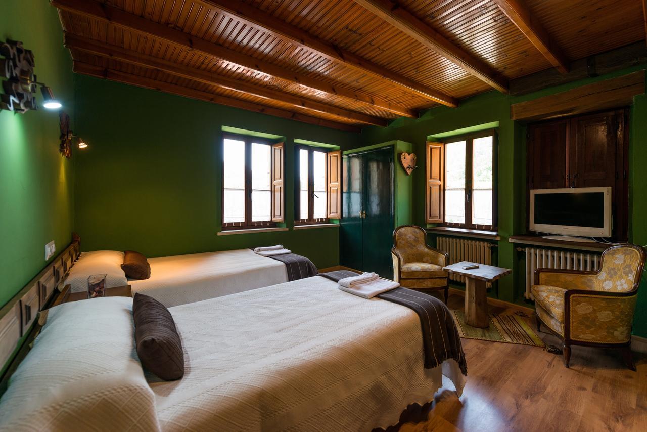 Hostal Pena Santa Soto  ภายนอก รูปภาพ